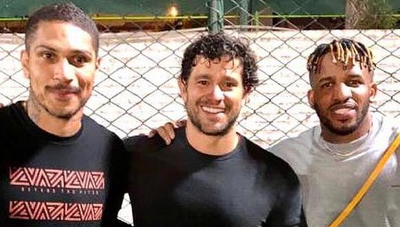 Yaco Eskenazi se luce en fotografía junto a Paolo Guerrero y Jefferson Farfán. (Foto: Instagram)