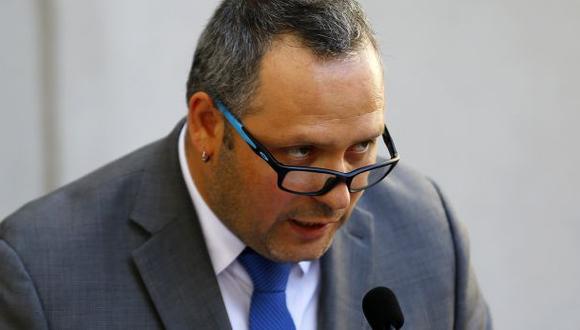 Hijo de Bachelet renuncia al Partido Socialista tras escándalo