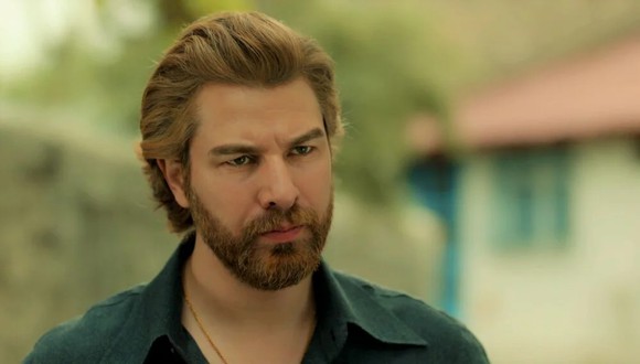 El actor y modelo Furkan Palalı en el papel de Fikret en "Tierra amarga" (Foto: Tims & B Productions)