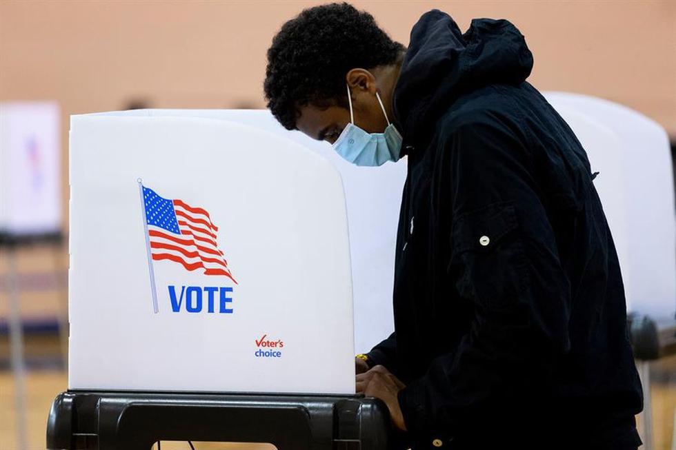 Las elecciones presidenciales en Estados Unidos se realizan de manera normal, hasta el momento sin inconvenientes | Foto: EFE / EPA / Michael Reynolds