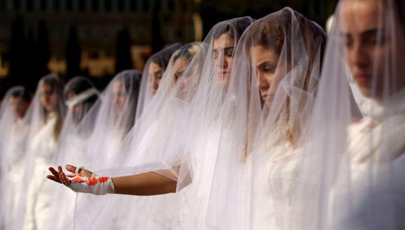 Activistas de la ONG Abaad (Dimensiones) en el Líbano protestaron contra la ley que permitía a un violador ser exonerado si se casaba con su víctima. La norma fue derogada en ese país en 2017. (Foto: Getty Images)
