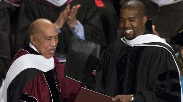 Kanye West recibió doctorado honoris causa pese a reclamos - 1