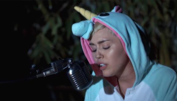 Miley Cyrus comparte en Facebook canción para su pez muerto