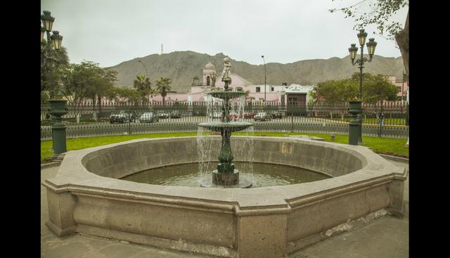 La Alameda de los Descalzos, poseía tres fuentes de agua, hechas a base de piedra, donadas por Agustín Hipólito de Landaburu, terrateniente criollo y funcionario colonial en el Virreinato del Perú. Foto: Flickr APEGA.
