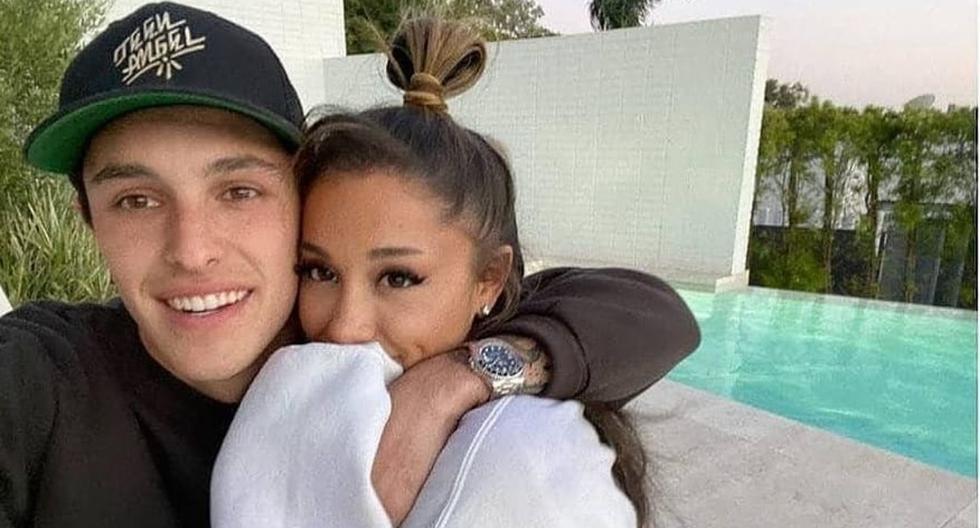 Ariana Grande shared the first photos of her honeymoon with Dalton Gómez