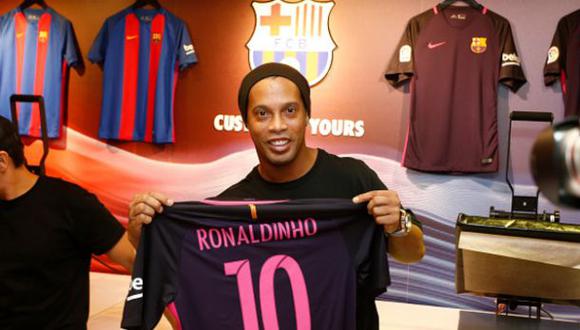 Ronaldinho muy cerca de regresar a Barcelona y no como jugador