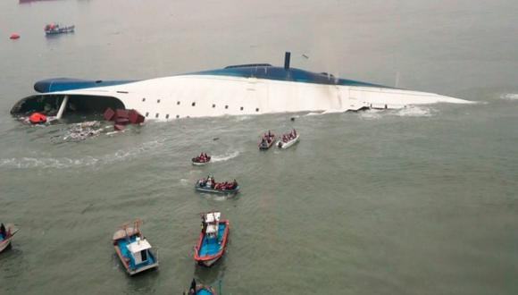 Corea del Sur: 4 muertos y 300 desaparecidos tras naufragio