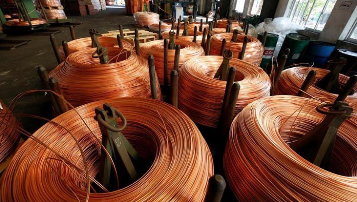 En la imagen de archivo se ven alambres de cobre en una fábrica de cable en el norte de Hanoi, Vietnam el 11 de agosto de 2017. (Foto: Reuters/Kham)