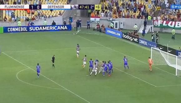 Sornoza puso el 2-0 ante Defensor Sporting con este golazo olímpico. (Captura: YouTube)