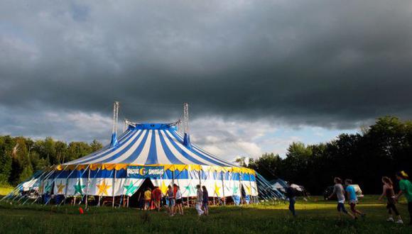 Caída de carpa de un circo mata a dos personas en New Hampshire