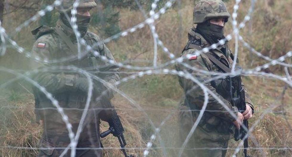 Militares polacos resguardan la frontera con Bielorrusia para evitar el pase de migrantes. (EFE/EPA/LEONID SCHEGLOV/BELTA HANDOUT)