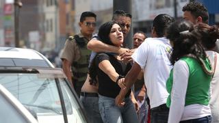 Así actúan delincuentes al acecho en plaza Dos de Mayo [FOTOS]