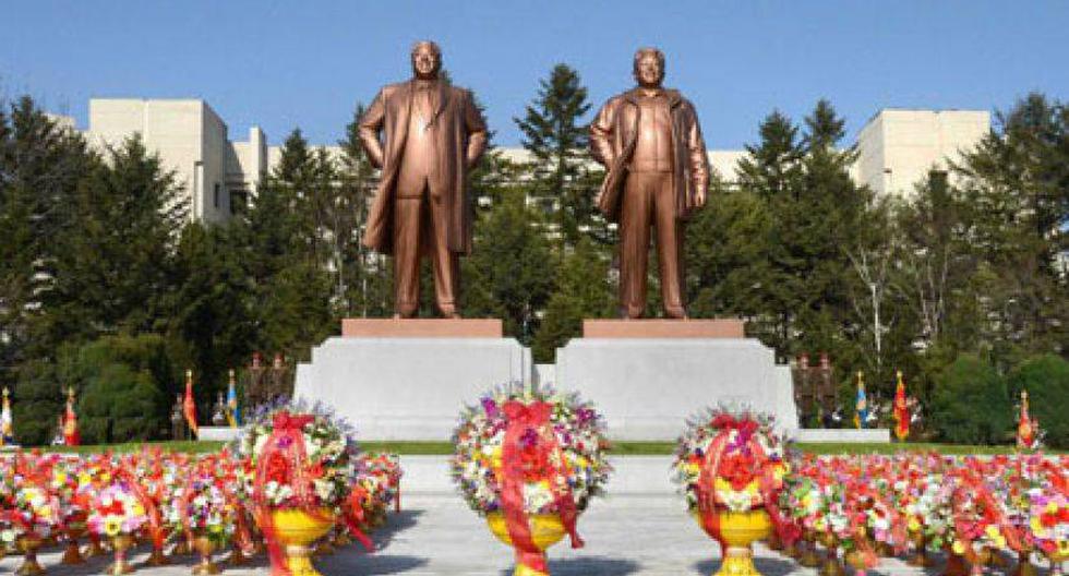 Estatuas de Kim Il Sung y Kim Jong-il, abuelo y padre del actual líder norcoreano Kim Jong-un. (Foto: KCNA)