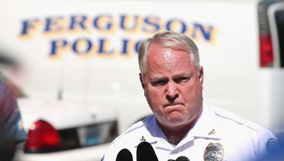 Renuncia jefe de policía de Ferguson tras informe sobre racismo
