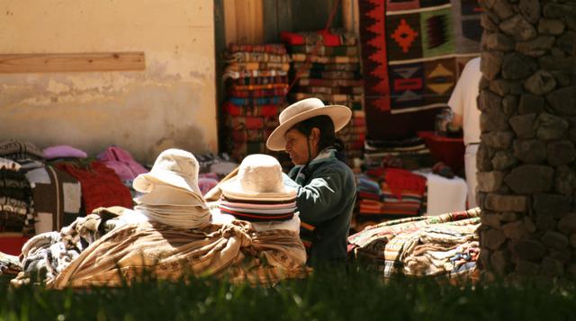 En este pueblo de Argentina viven entre cerros de 7 colores - 4