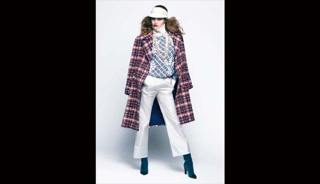 Abrigos de tweed, su icónico tejido, románticos maxi vestidos con detalles de encaje y volantes plisados,  son las grandes protagonistas de la nueva colección de Chanel. (Foto: Difusión)
