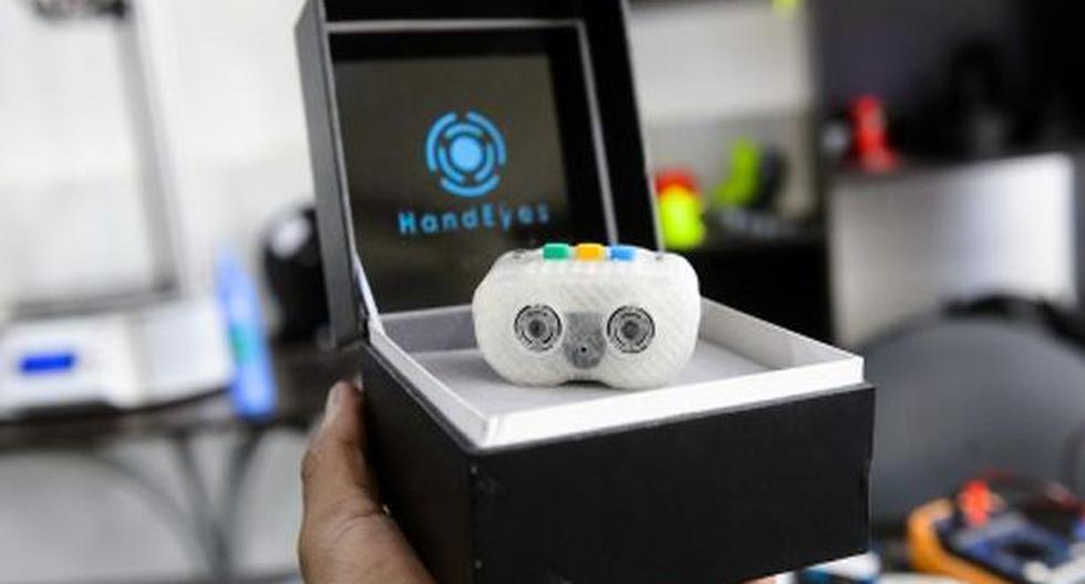 Este dispositivo desarrollado por ecuatorianos busca apoyar a personas no videntes y se venderá a nivel mundial. (Foto: Captura)