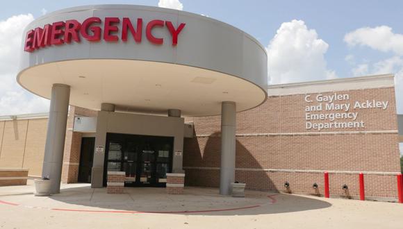 Vista de la entrada de emergencia del Bellville Medical Center, en Texas, el 1 de septiembre de 2021. Los hospitales están abrumados debido al número récord de hospitalizaciones por coronavirus. (FRANCOIS PICARD / AFP).