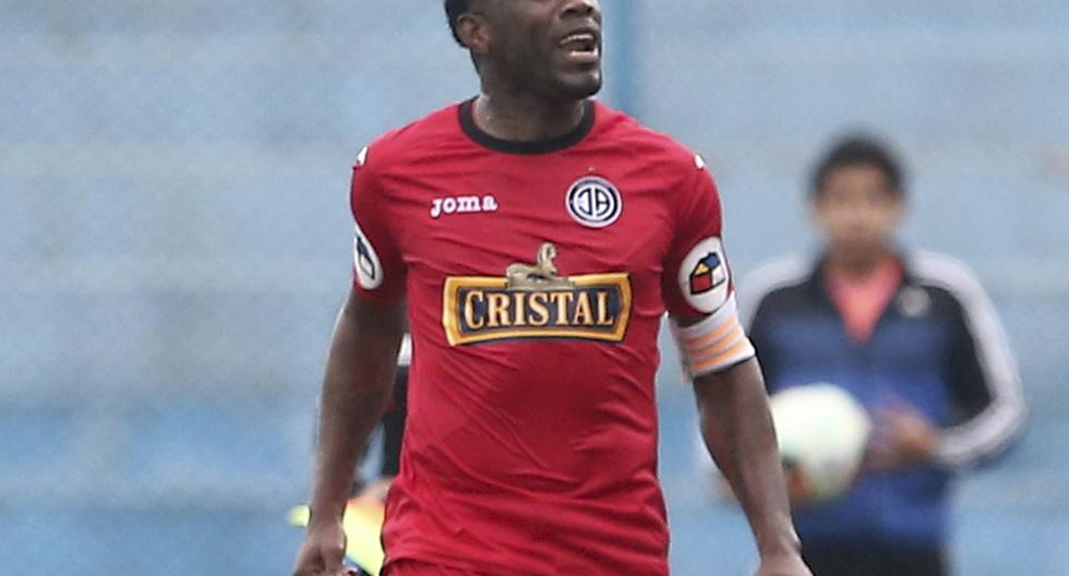 Luis Tejada reveló que seguirá en Juan Aurich y le dio la espalda a Sporting Cristal. (Foto: Getty)
