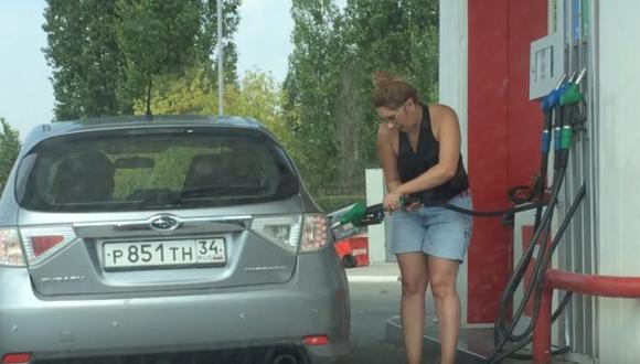 Video de mujeres que no saben echar gas se convierte en viral