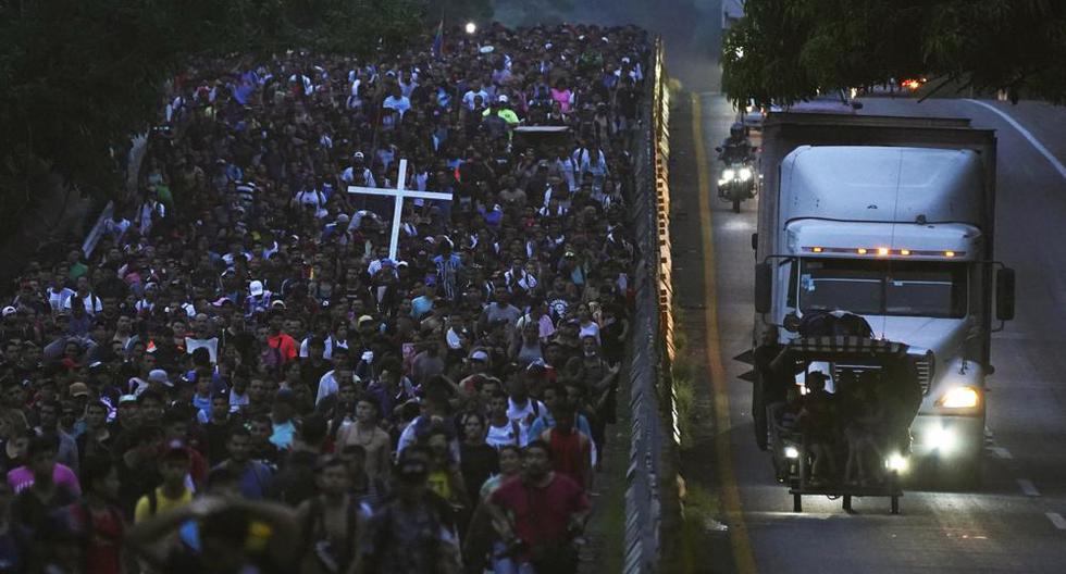 Caravana de migrantes de Venezuela y Centroam rica avanza por el