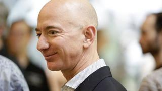 Jeff Bezos destrona a Bill Gates como el más millonario de EE.UU., según Forbes