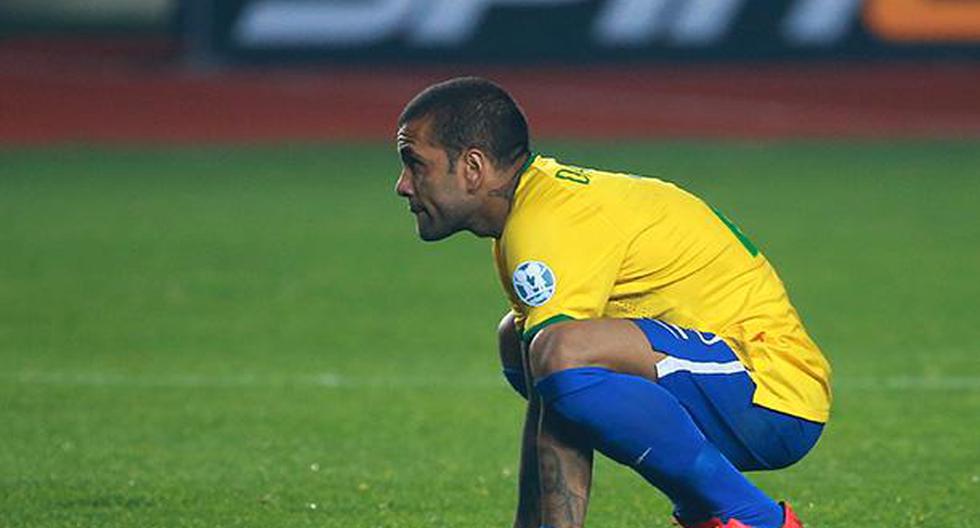 Un lesión en el ligamento cruzado anterior de la rodilla derecha dejará a Dani Alves sin Mundial. (Foto: Getty Images)