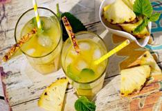 Refréscate con una deliciosa limonada de piña y hierbabuena
