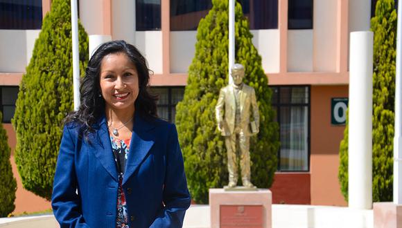 Lena Gálvez Ranilla tiene experiencia en el área de la Ciencia y Tecnología de Alimentos y el desarrollo de productos alimenticios. Su línea de investigación es la bioquímica y biotecnología aplicada al estudio de alimentos funcionales y compuestos bio-activos de nuestra biodiversidad.