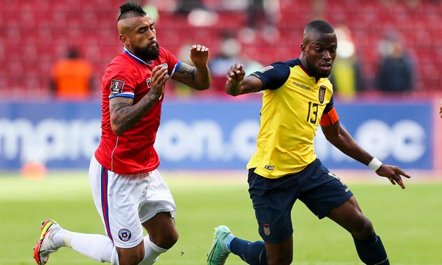 Ecuador y Chile igualaron en el estadio Casa Blanca de Quito y se reparten un punto cada uno. | Foto: AFP