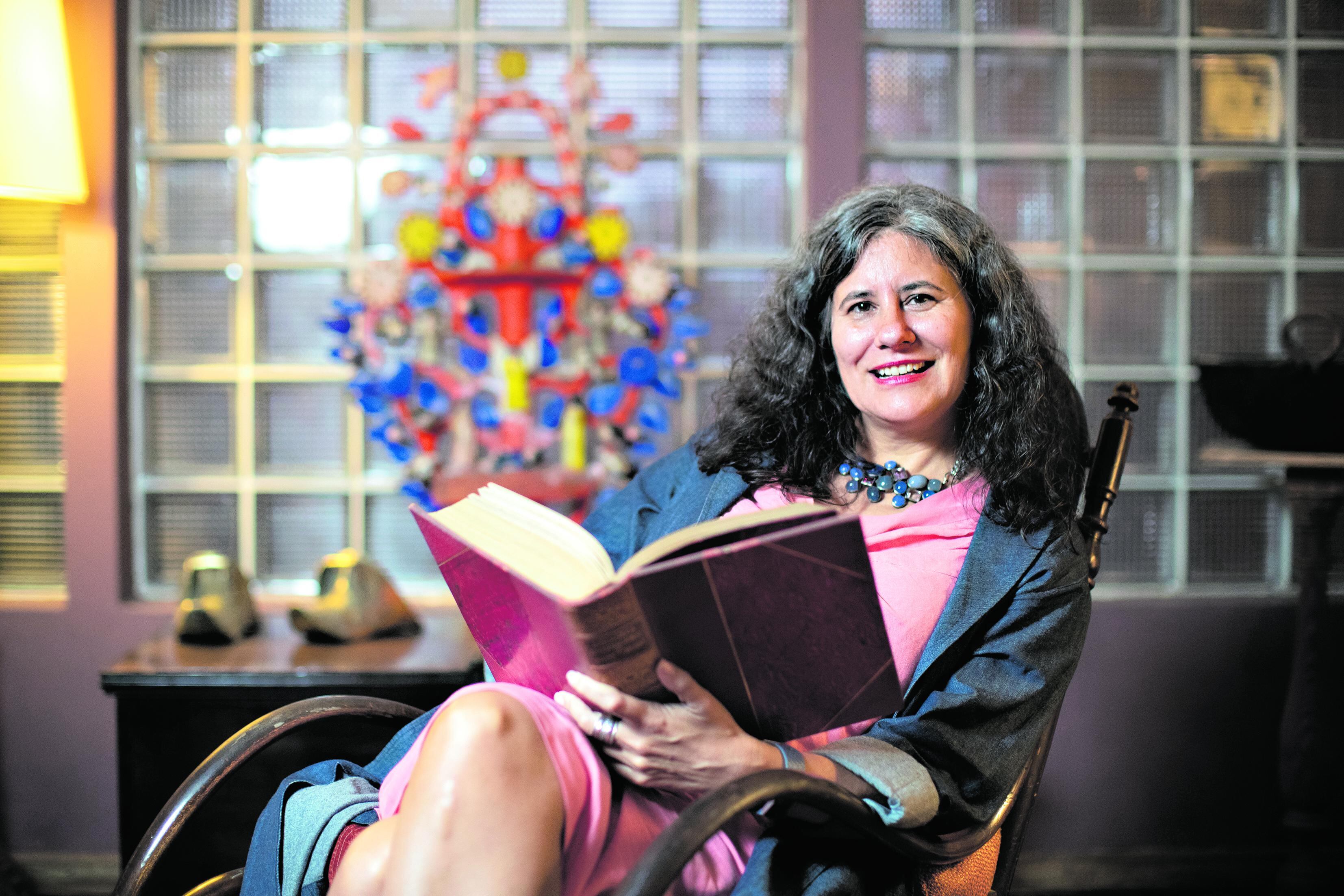 Sobrevilla es historiadora por la PUCP y PhD en Historia por la Universidad de Londres . Actualmente es catedrática de Historia Latinoamericana en la Universidad de Kent. Foto: César Campos