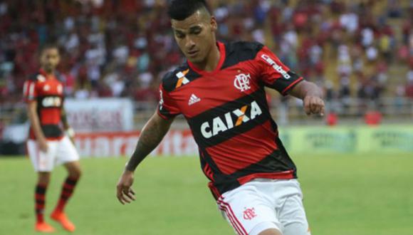 En Flamengo no lucharán por retener a Miguel Trauco. La directiva espera que haga un buen papel en la Copa del Mundo para transferirlo por una suma de 10 millones de euros. (Foto: EFE)