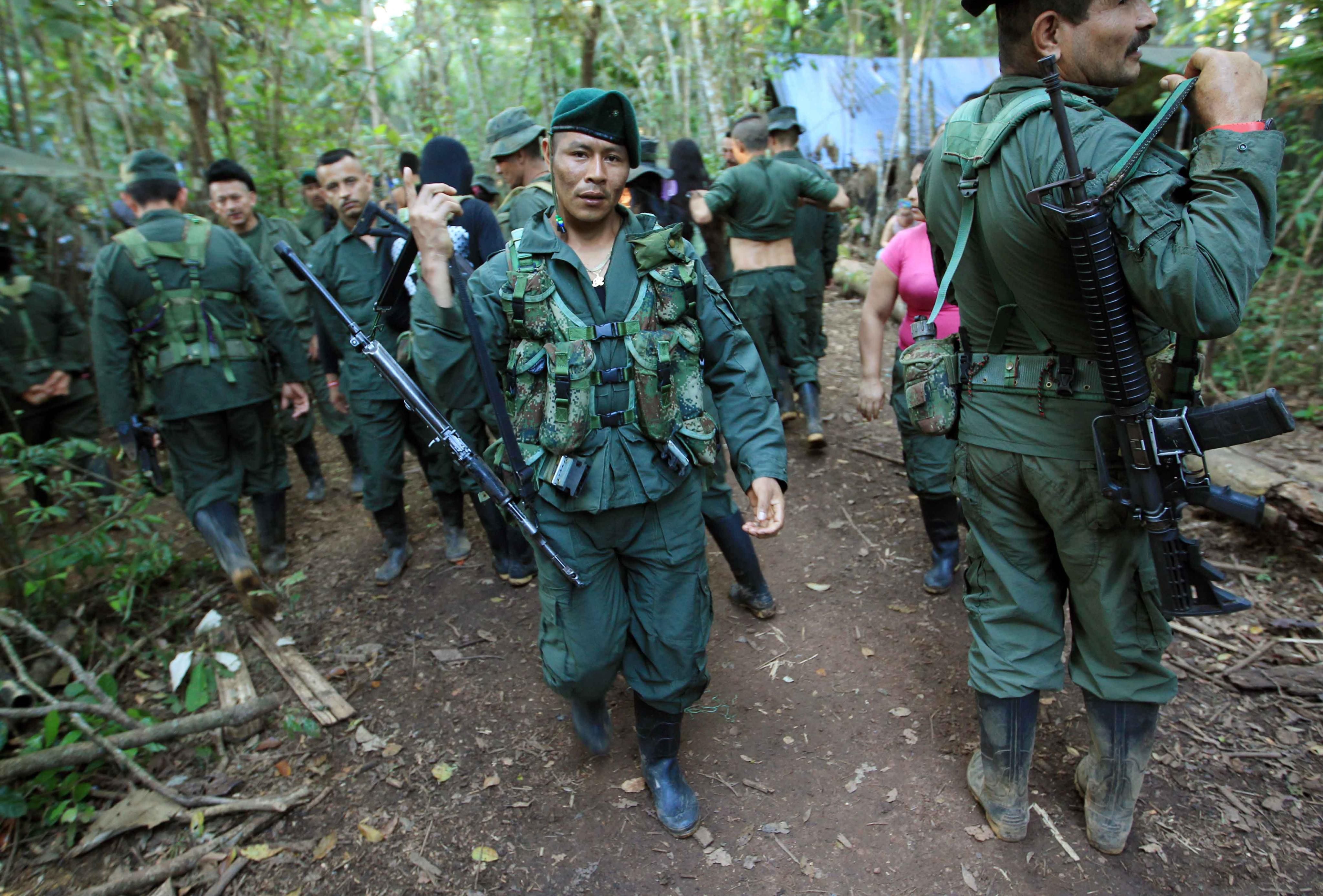 Since 2016, some 13,000 FARC guerrillas have been demobilized.  But some 5,000 have ignored the peace agreement and have continued with their criminal activities, especially related to drug trafficking.  EFE