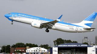 Aerolíneas Argentinas cancela 7 vuelos por contagios de COVID-19 entre sus empleados