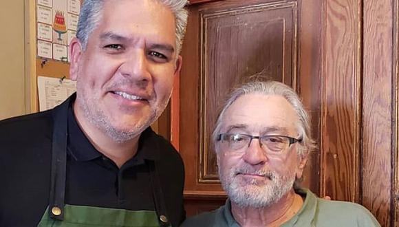 Robert de Niro junto al chef José del Castillo de Isolina Taberna Peruana. (Foto: Facebook)