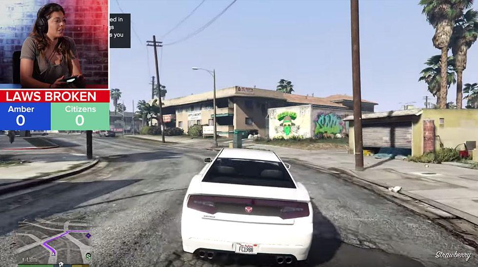 Una policía se enfrenta a Los Santos y se lleva más de una sorpresa. (foto: captura)