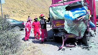 Junín: dos personas fallecen tras despiste de camión en la Carretera Central