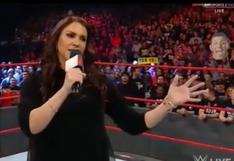 WWE: Stephanie McMahon "destruyó" a CM Punk con duro comentario en el último RAW de 2016