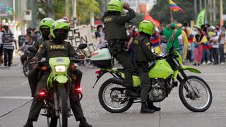 Muere un manifestante en ciudad colombiana tras disparos de supuestos civiles