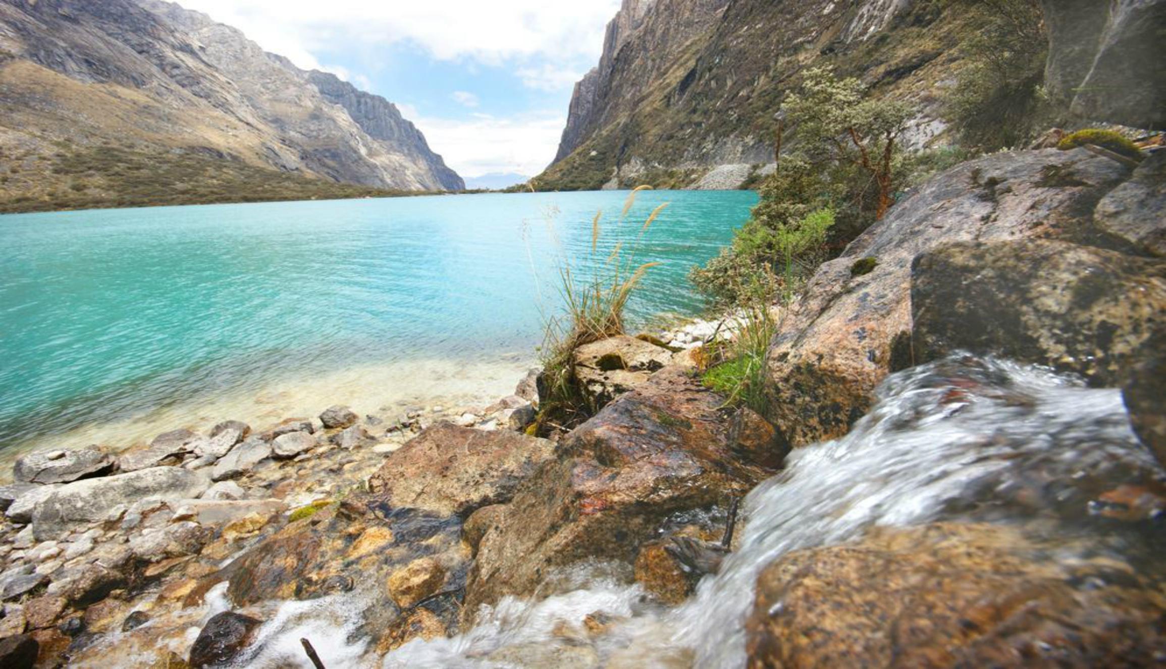 En Humacchuco (Yungay), pasa la noche en una casa de la localidad. Descubrirás las bellas lagunas del lugar y los anfitriones te enseñarán sobre el cultivo y cuidado de las plantas nativas, además de invitarte sabrosas comidas.  Foto: Shutterstock.