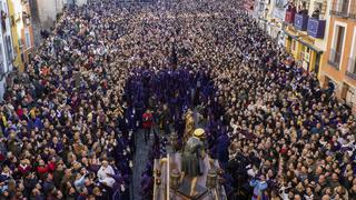 España vive el Viernes Santo con multitudinarias procesiones