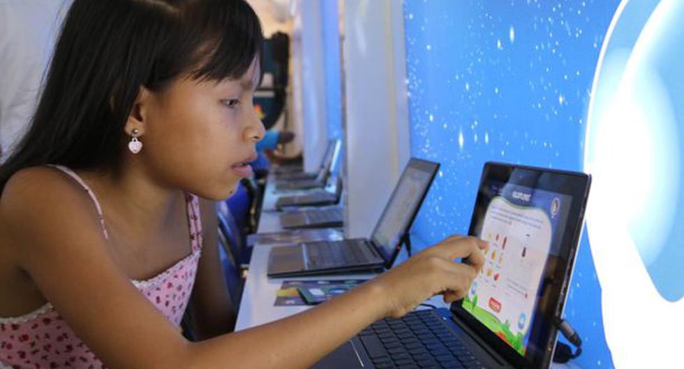 Una de las mejores formas de aprendizaje es a través del juego y si está combinado con la tecnología es beneficioso para los niños. (Foto: Fundación Telefónica)