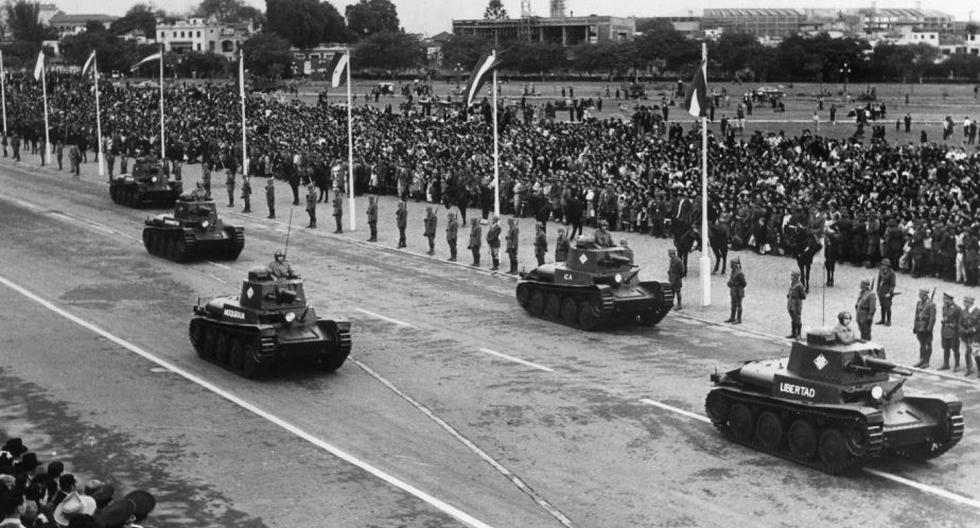 Desfile militar en la Av. La Peruanidad, en el Campo de Marte (Jesús María), en 1962 (Foto: Archivo Histórico El Comercio)