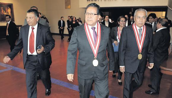 El fiscal de la Nación, Pablo Sánchez, ha recibido el respaldo del Ministerio Público. “No me voy a amilanar, no voy a tener miedo”, expresó el lunes en un acto de desagravio en su institución. (Foto: Archivo El Comercio)