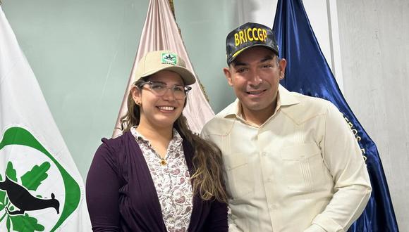 Rosinés Chávez, hija del expresidente venezolano Hugo Chávez, y el ministro de Ecosocialismo de Venezuela, Josué Lorca, el 13 de marzo de 2024. (Foto de Twitter/X @InparquesVzla)