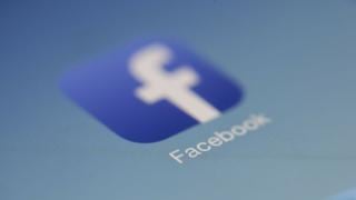 Zuckerberg dice estar listo para “ir al combate” y evitar cierre de Facebook 
