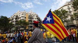 España: el independentismo en Cataluña presiona a Rajoy con cadena humana