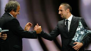 FOTOS: la coronación de Ribéry como el mejor de Europa y la tímida felicitación de Lionel Messi