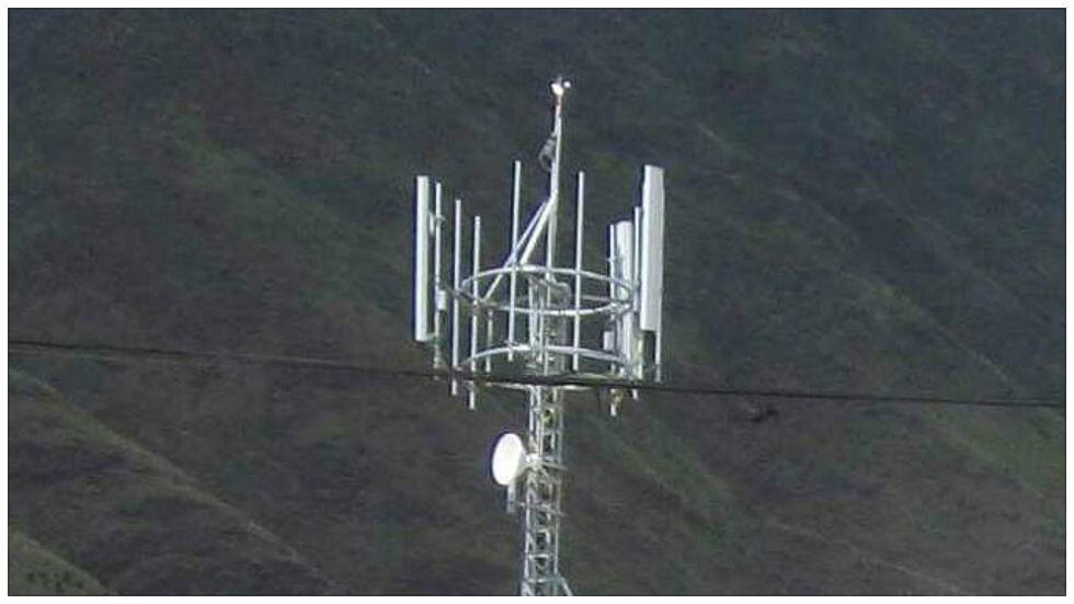 Telefónica y Entel han optado por vender una parte importante de sus antenas a un tercero (las torreras) quien les cobrará un alquiler por su uso. 