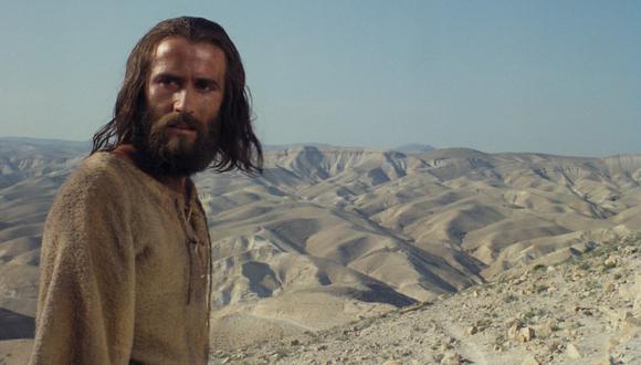 Escena de "La vida pública de Jesús" (1980) en la que el hijo de Dios (Brian Deacon) da el sermón de la montaña.